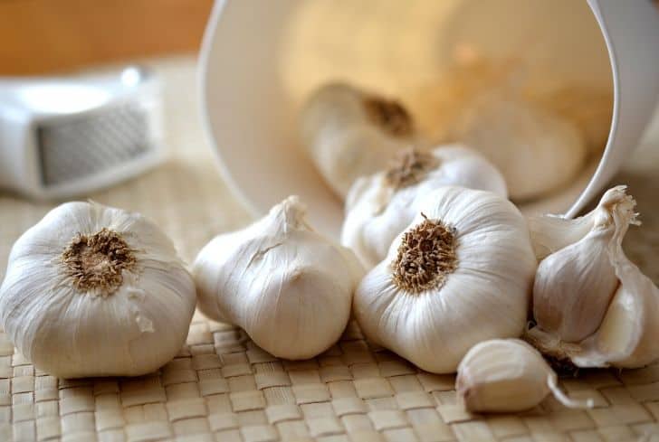 4 Ways to Use Garlic As a Hair Loss Remedy  wikiHow
