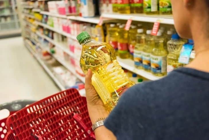 Can You Recycle Cooking Oil? (And 10 Ways To Dispose of